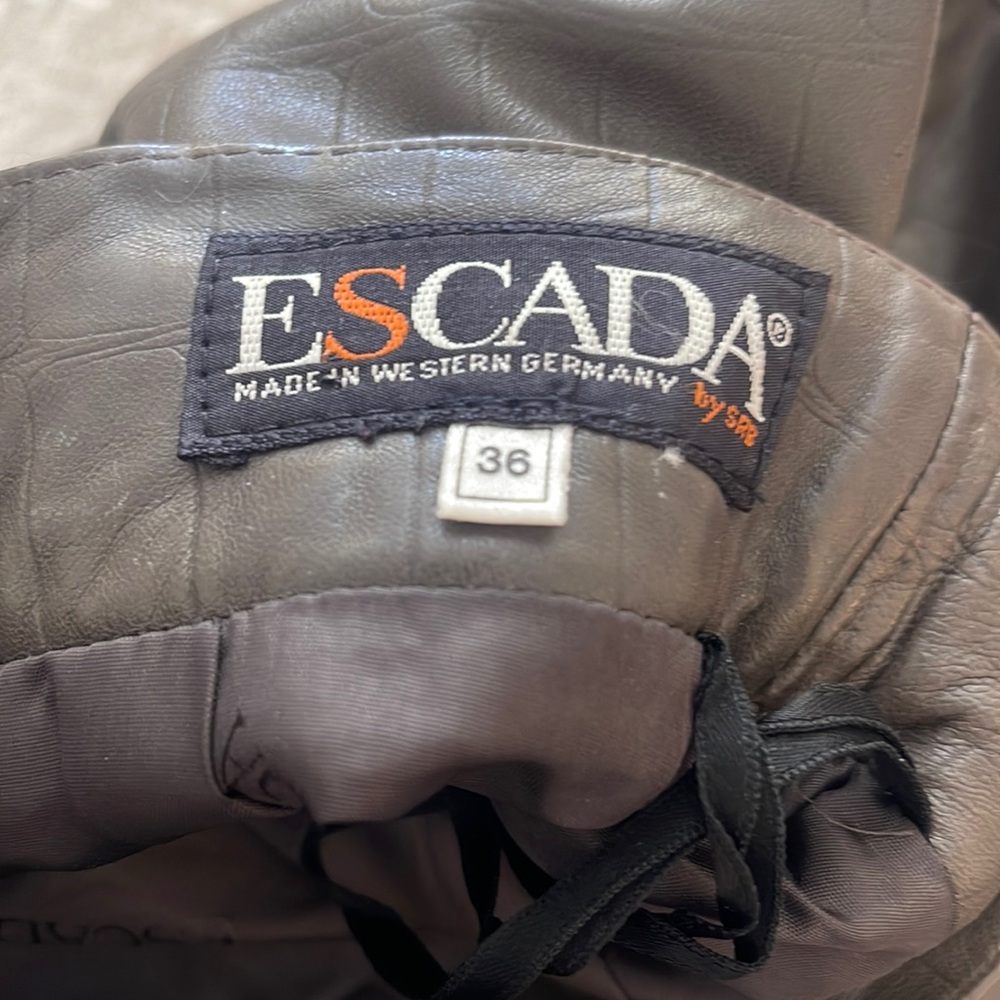 Escada leather skirt, back has snap opening. Purchased at Neiman’s. Fully lined.